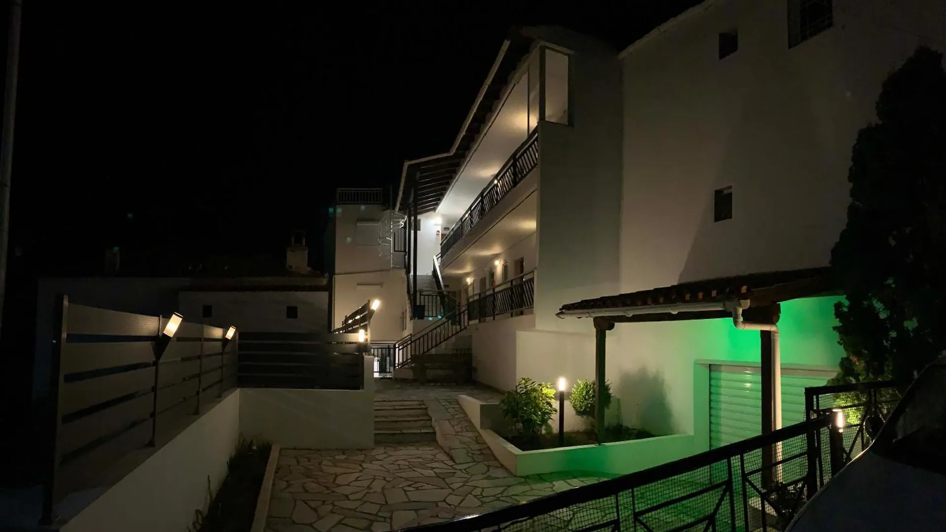 John Baker'S Apartments Polikhronon